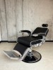 Fotel barberski Gentleman sesja 3.jpg