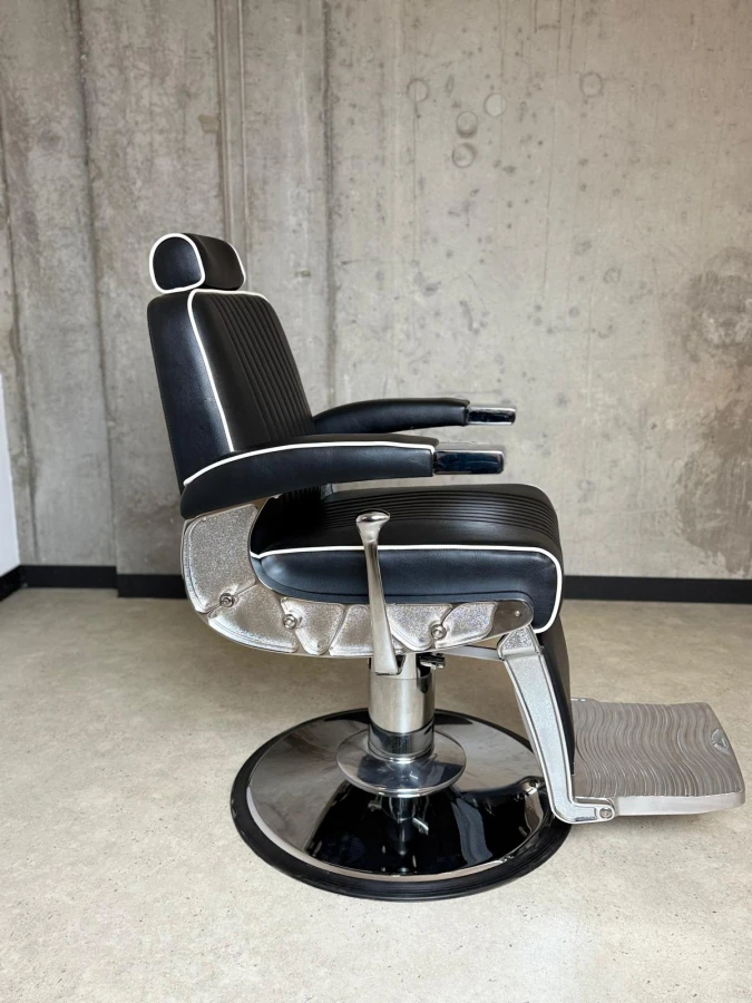 Fotel barberski Gentleman sesja 6.jpg