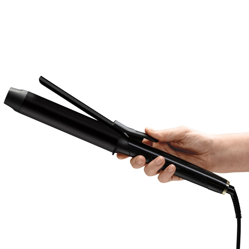 Babyliss PRO lokówka Curling TONG 38 mm trzymana w dłoni podczas stylizacji