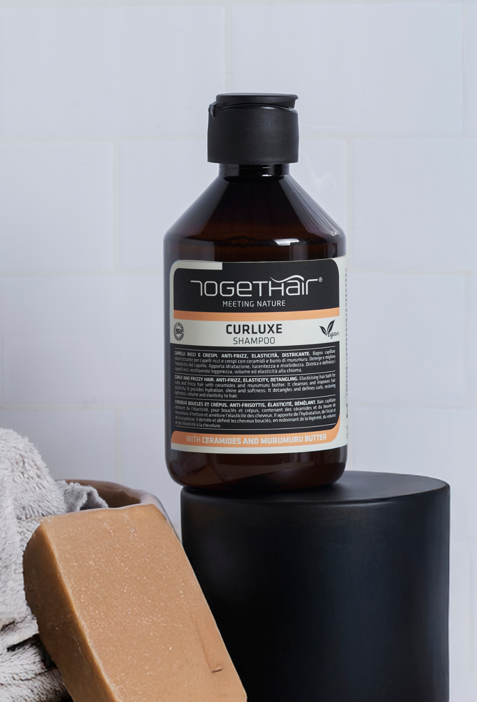 Togethair Curluxe Szampon do włosów kręconych 250 ml z masłem murumuru i ceramidami